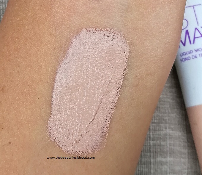 Rimmel Stay Matte Liquid Mousse Foundation 200 Soft Beige Swatch