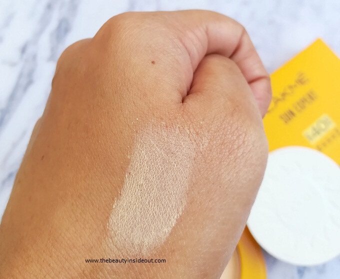 Lakme Sun Expert Ultra Matte Compact Swatch