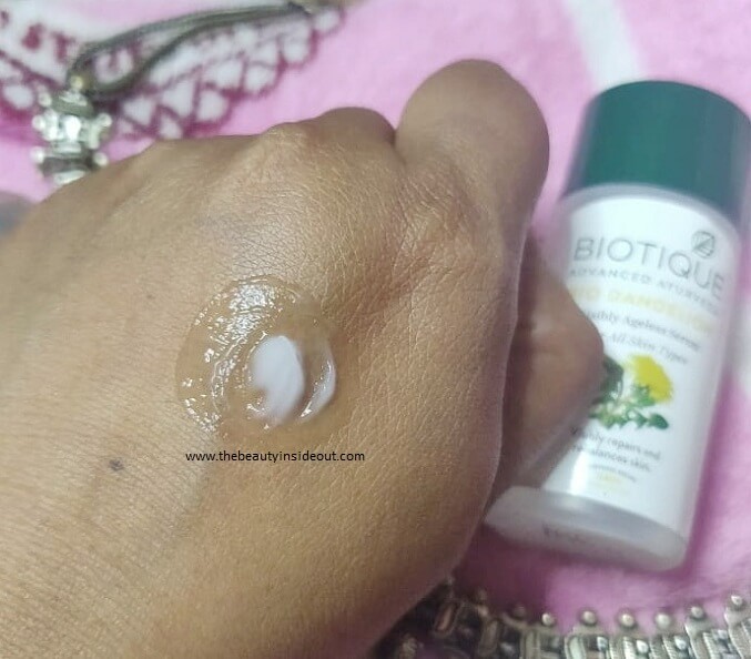 Biotique Bio Dandelion Visibly Ageless Serum Texture