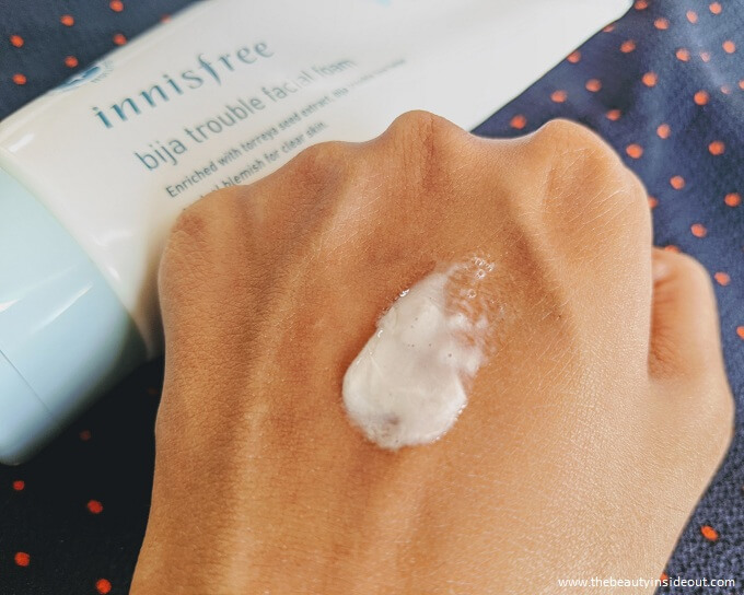 Innisfree Bija Trouble Facial Foam Texture