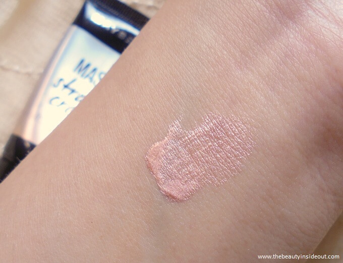 Maybelline Master Strobing Cream Texture