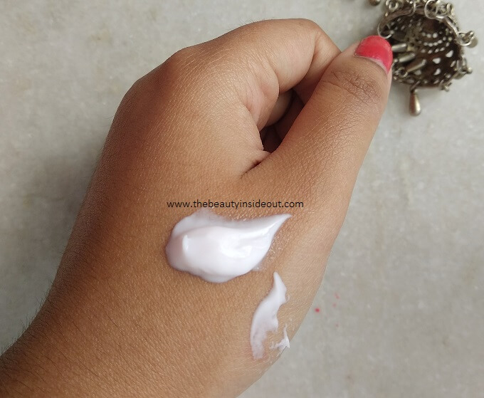 Lakme Peach Milk Moisturizer Soft Creme Texture