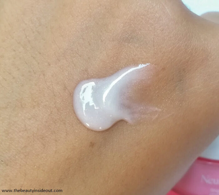 Neutrogena Bright Boost Gel Cream Texture Shot