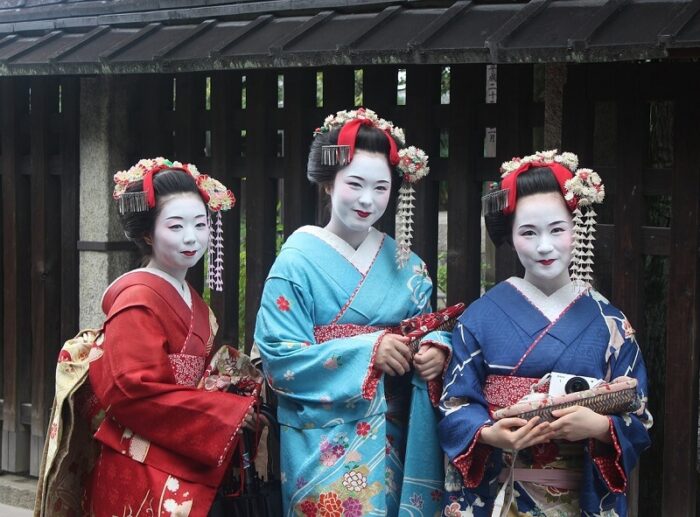 Traditional Geisha Makeup